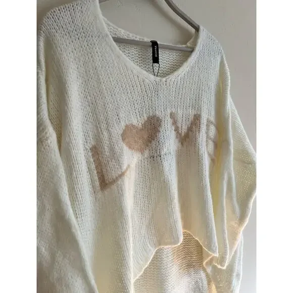 New Venti6 Made in Italy Off White Oversized LOVE V-Neck Sweater Size: Small / M - Picture 2 of 7